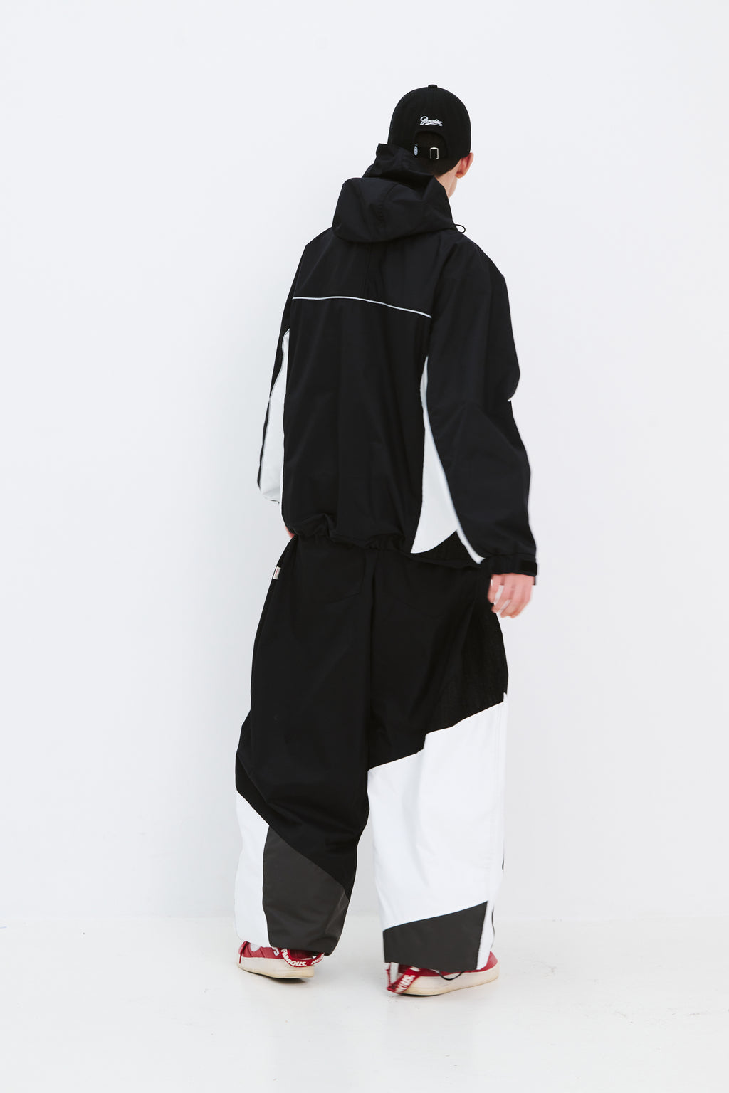 BSRABBIT UNUSUAL HOODED JACKET BLACK