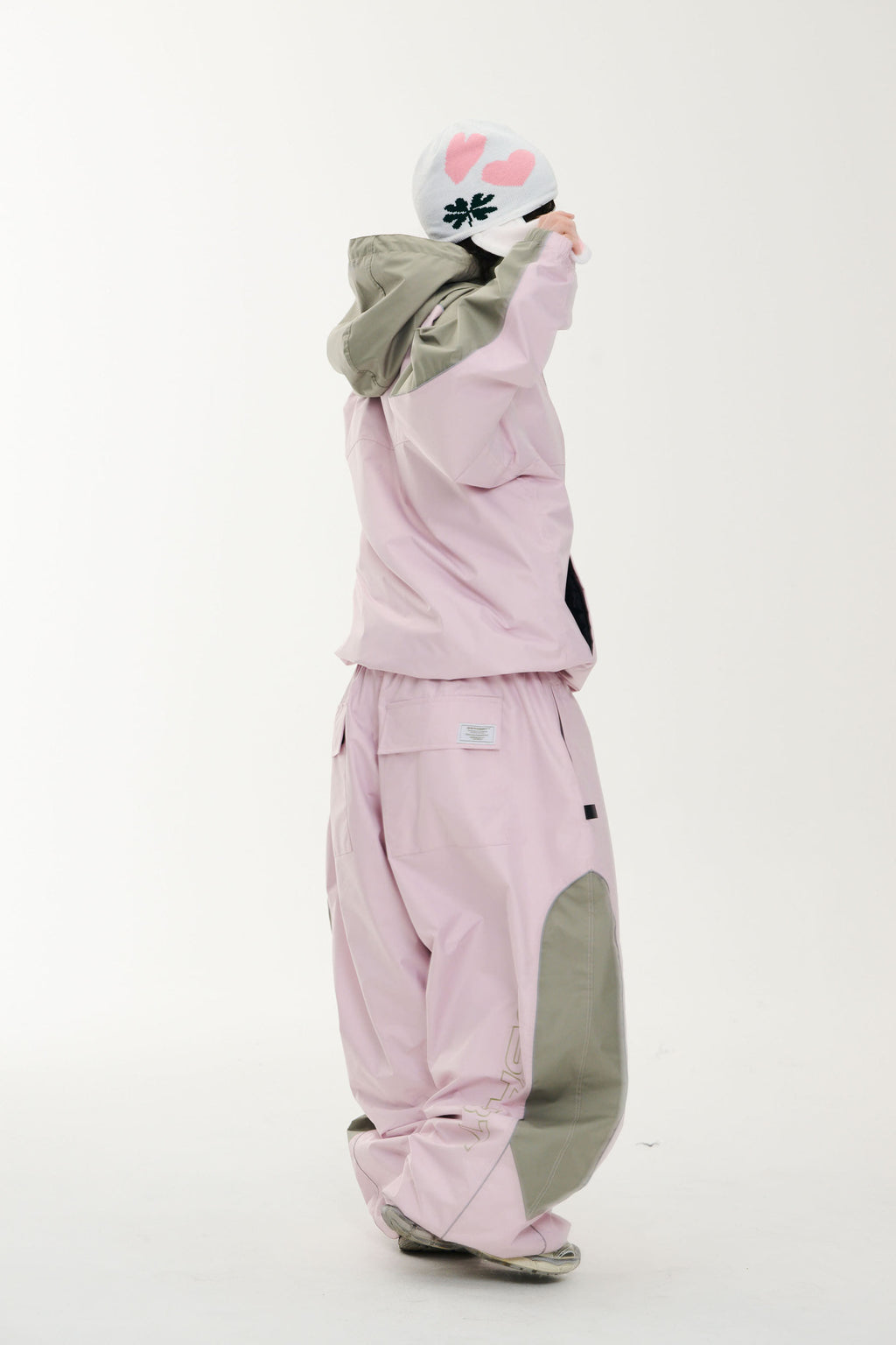 LIGHT WEIGHT REFLECTIVE LINE SUPER WIDE JOGGER PANTS BABY PINK