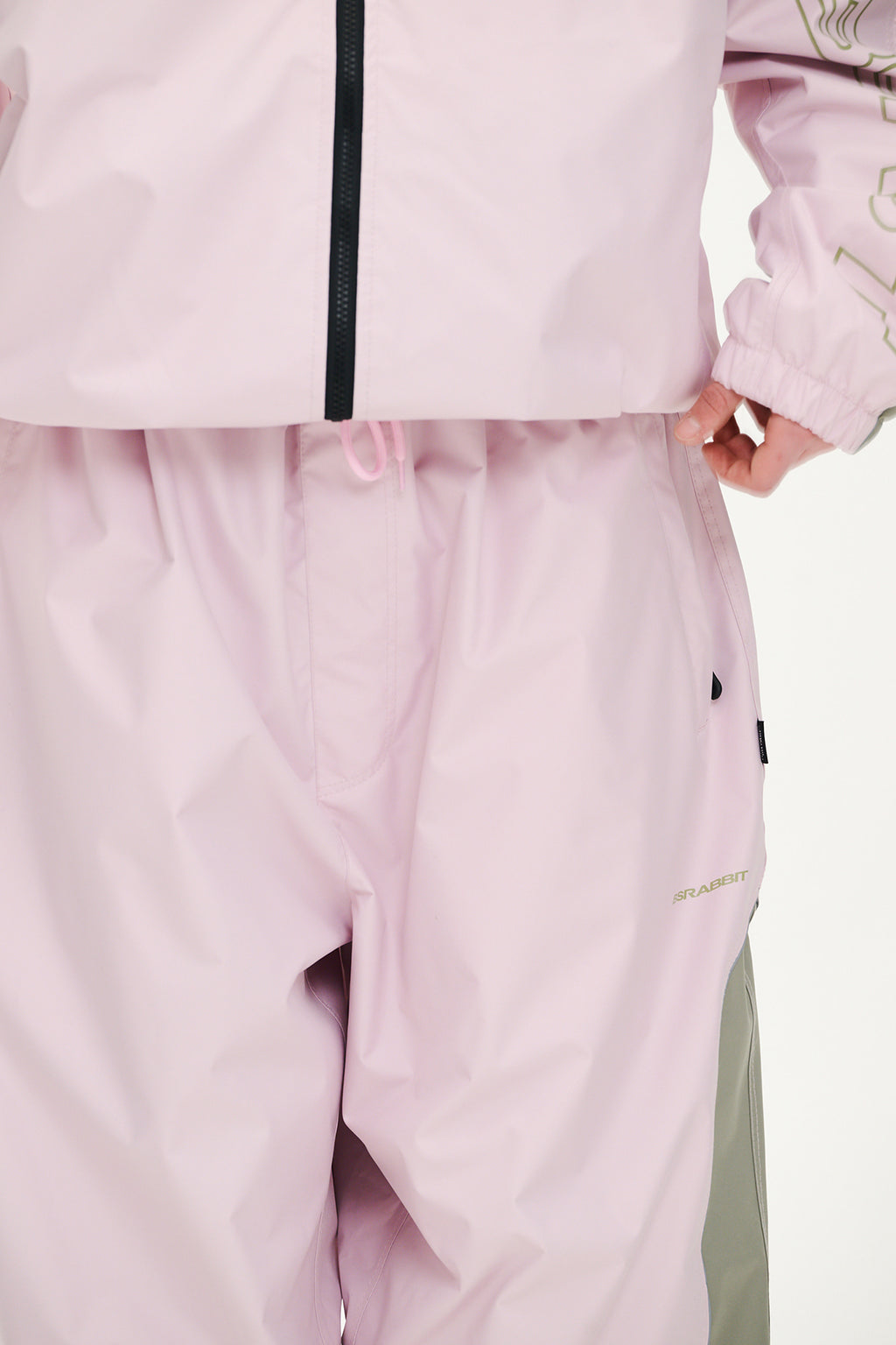 LIGHT WEIGHT REFLECTIVE LINE SUPER WIDE JOGGER PANTS BABY PINK