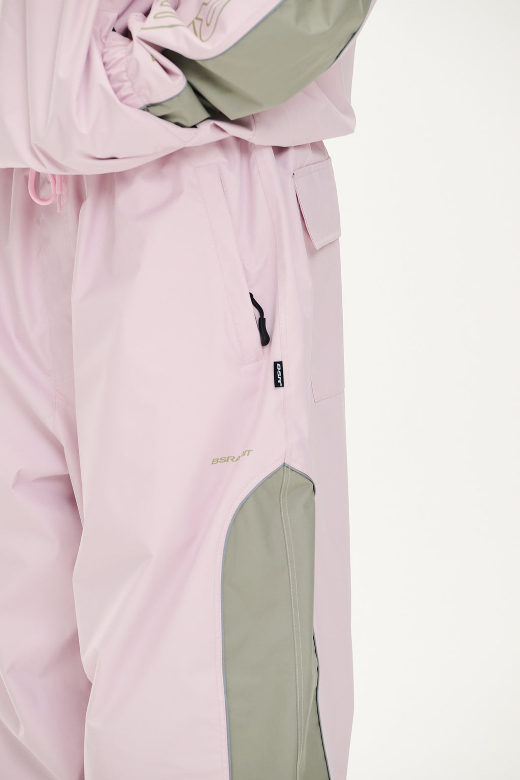 LIGHT WEIGHT REFLECTIVE LINE SUPER WIDE JOGGER PANTS BABY PINK