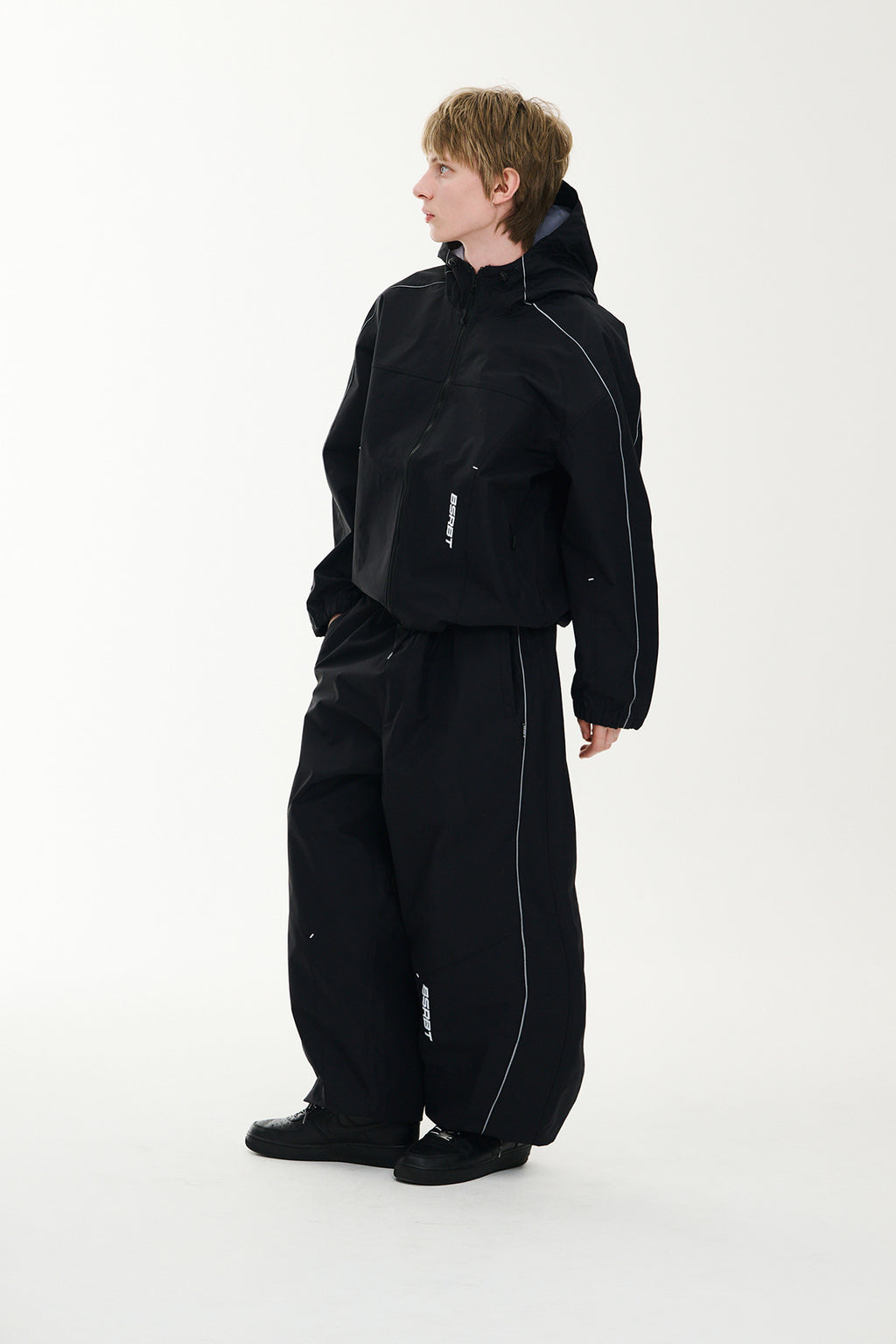 STREAM LINE 3L SUPER WIDE JOGGER PANTS BLACK