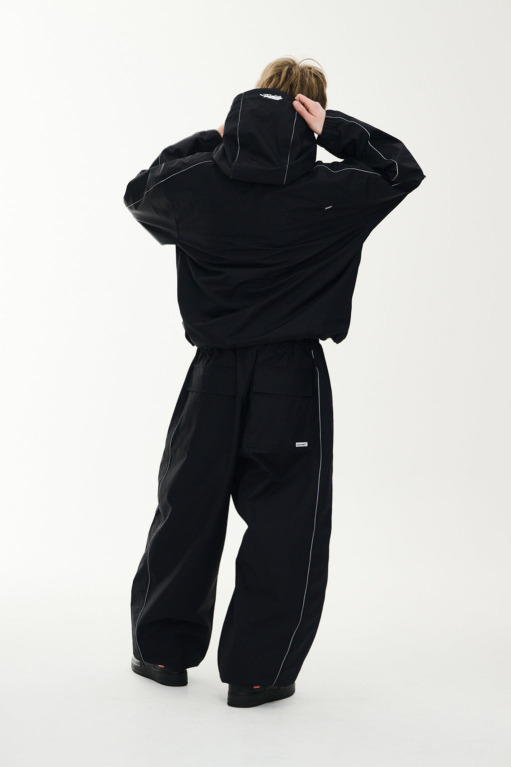 STREAM LINE 3L SUPER WIDE JOGGER PANTS BLACK