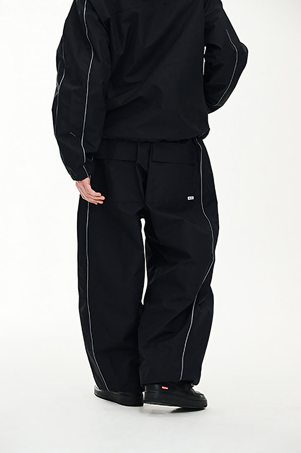 STREAM LINE 3L SUPER WIDE JOGGER PANTS BLACK