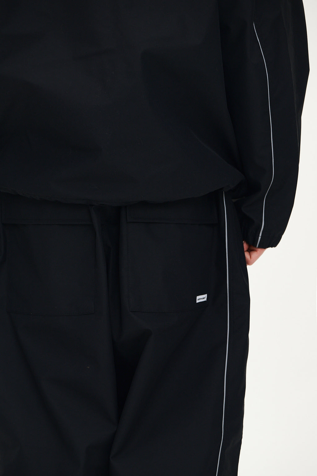 STREAM LINE 3L SUPER WIDE JOGGER PANTS BLACK