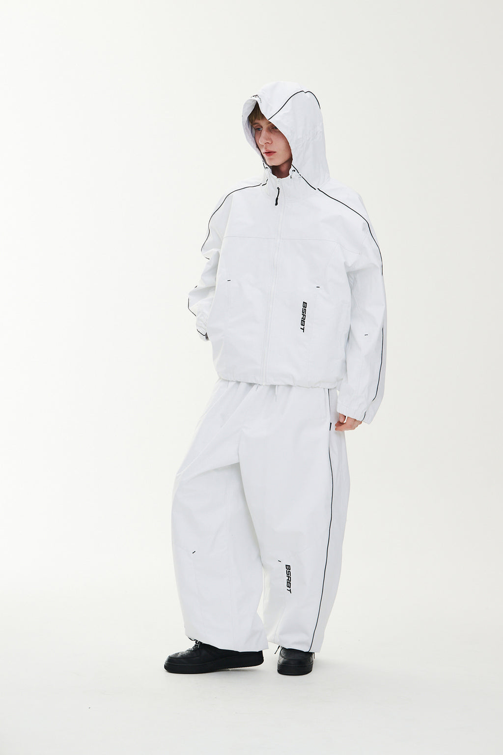 STREAM LINE 3L SUPER WIDE JOGGER PANTS WHITE