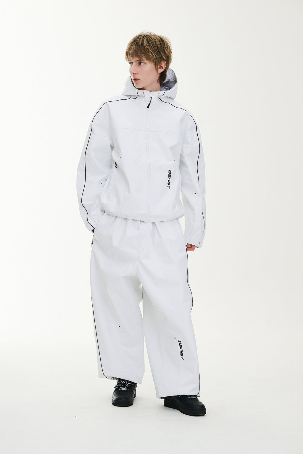 STREAM LINE 3L SUPER WIDE JOGGER PANTS WHITE