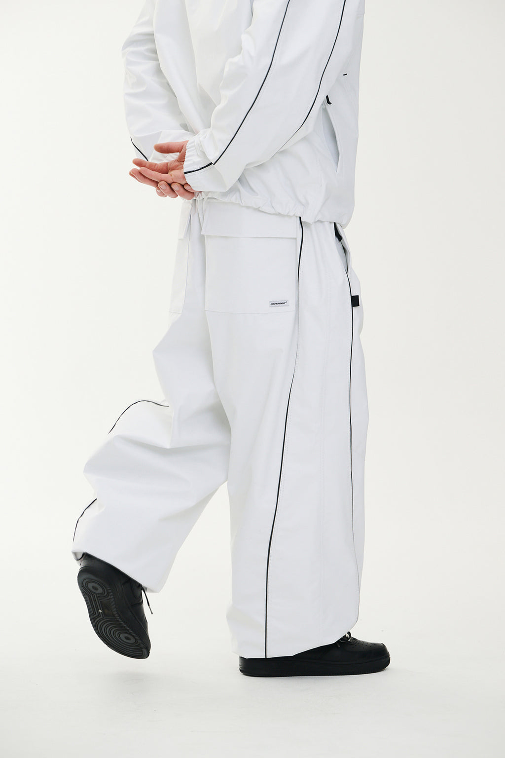 STREAM LINE 3L SUPER WIDE JOGGER PANTS WHITE