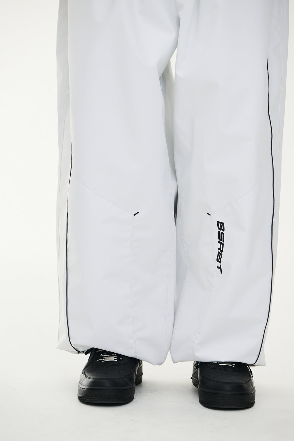 STREAM LINE 3L SUPER WIDE JOGGER PANTS WHITE