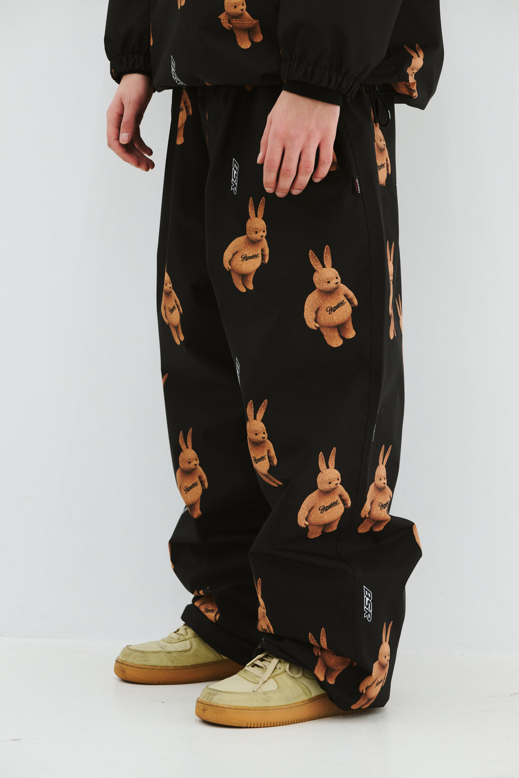 BSRABBIT 3D BEARRABBIT WIDE TRACK PANTS BLACK